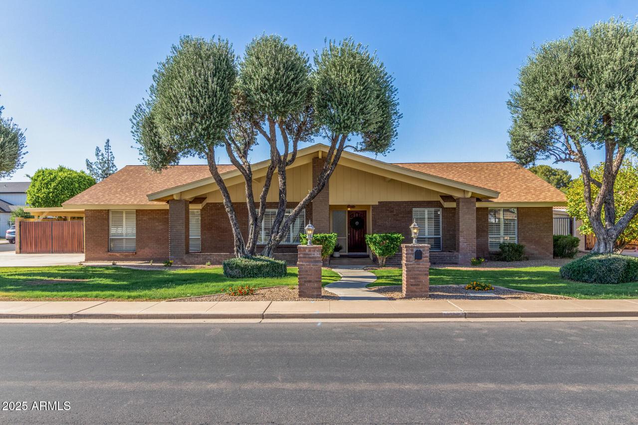 1704 E Hackamore St., Mesa, AZ 85203