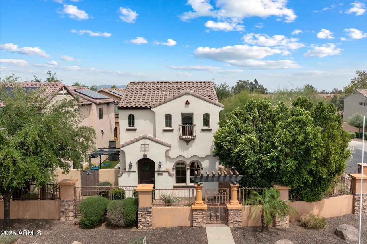 2004 E Heartwood Ln., Phoenix, AZ 85022