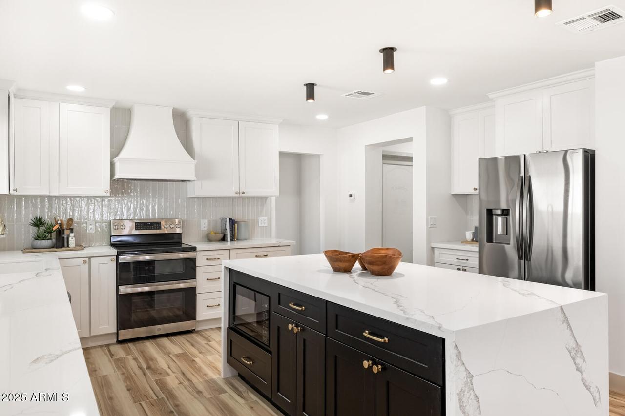 2353 N 51st Pl., Phoenix, AZ 85008