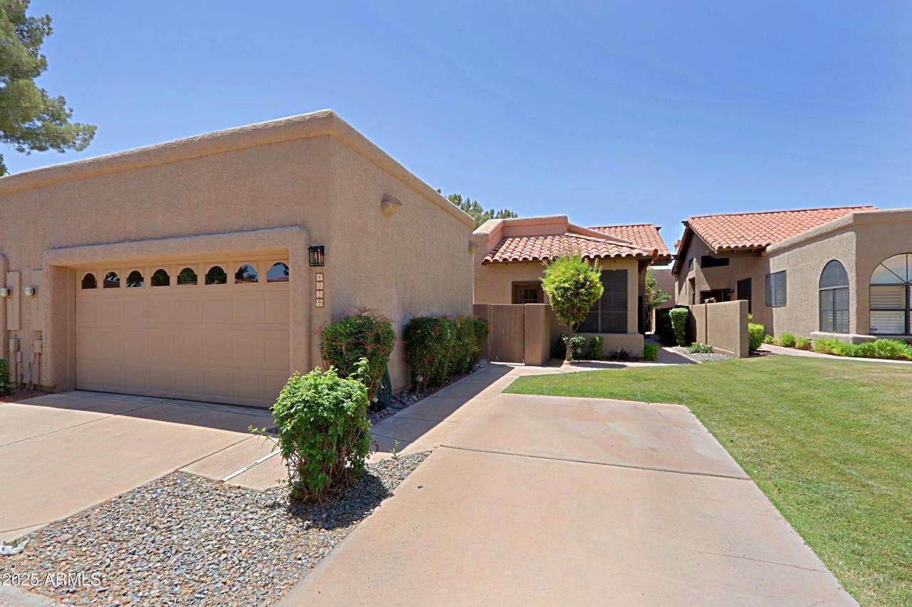 4039 E Paradise Dr., Phoenix, AZ 85028