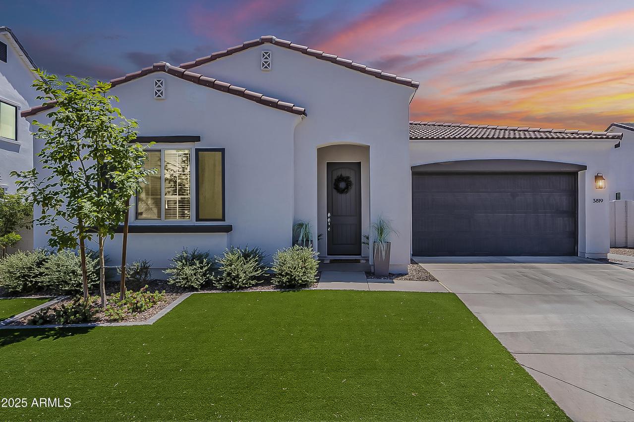 3819 W Serpentine Dr., San Tan Valley, AZ 85144