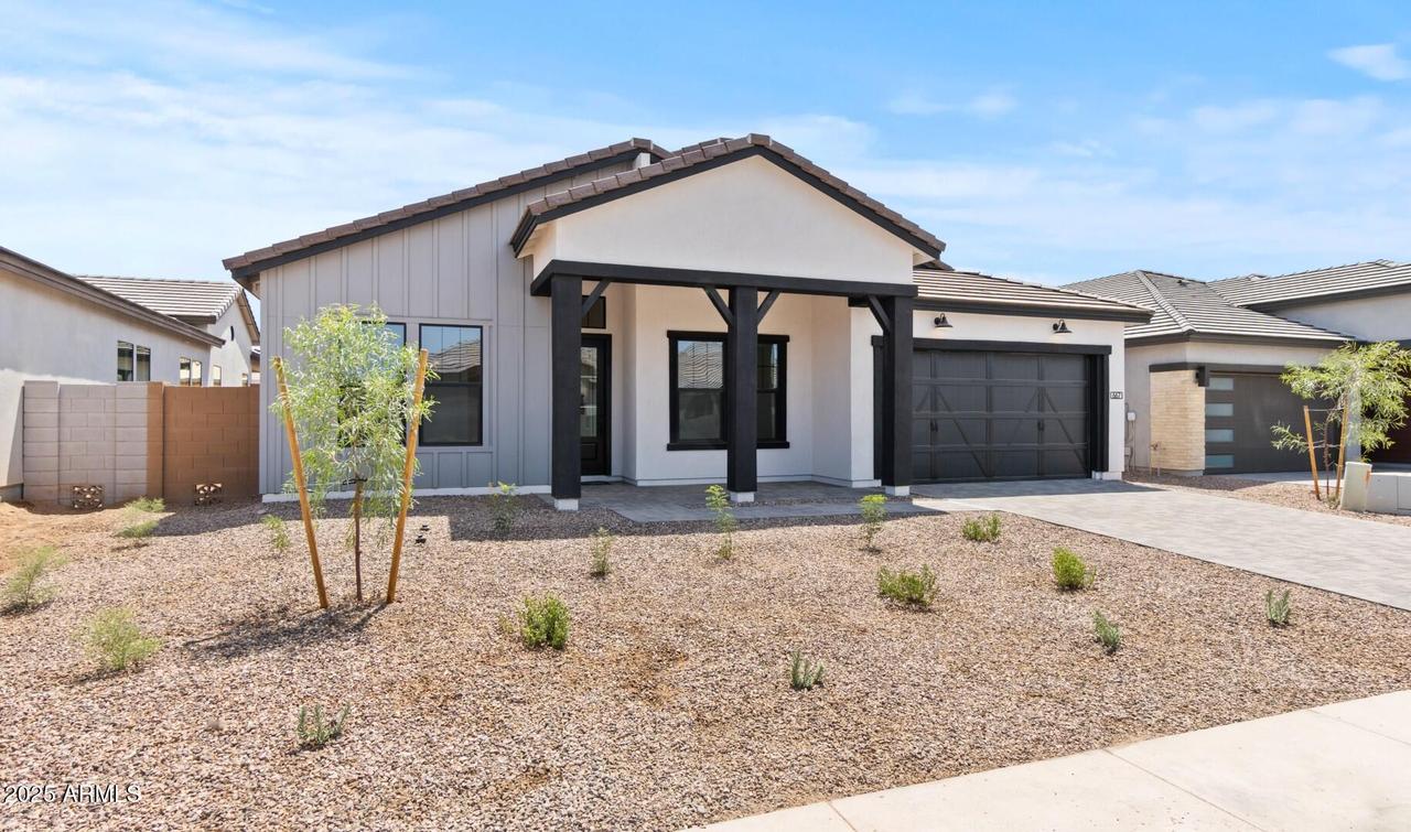 667 E Brown Way, San Tan Valley, AZ 85140