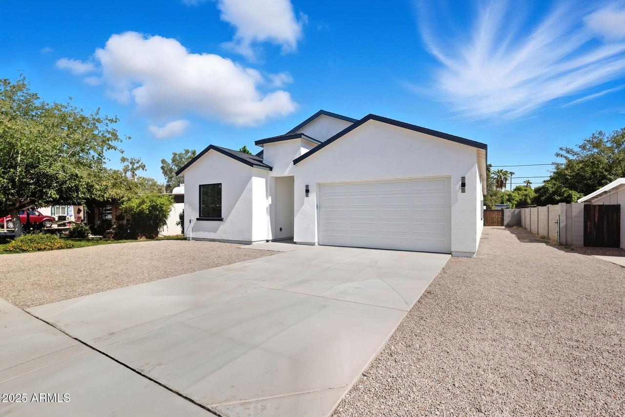 415 S Robert Rd., Tempe, AZ 85281