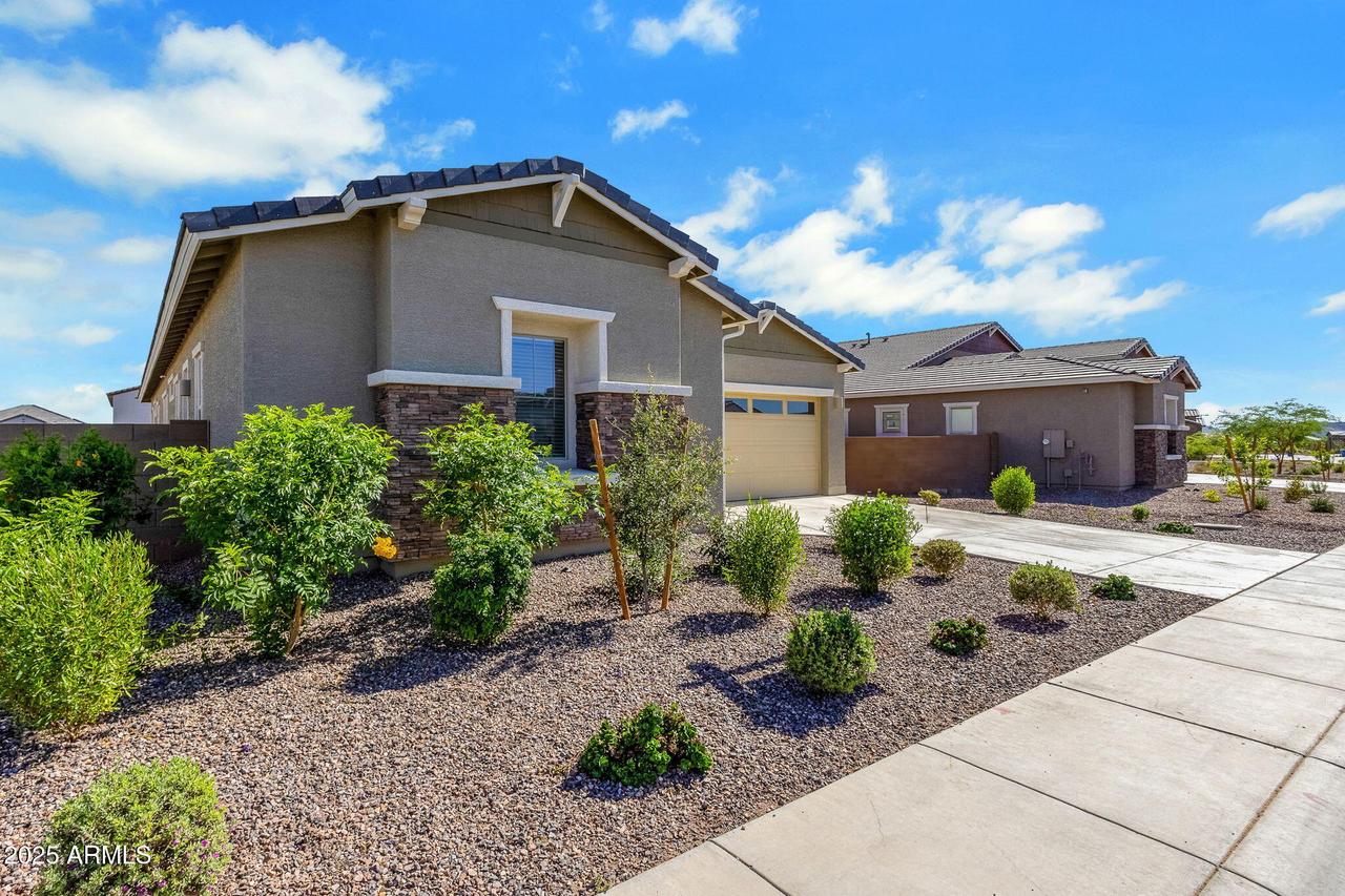 3885 E Kenley Ln., San Tan Valley, AZ 85143