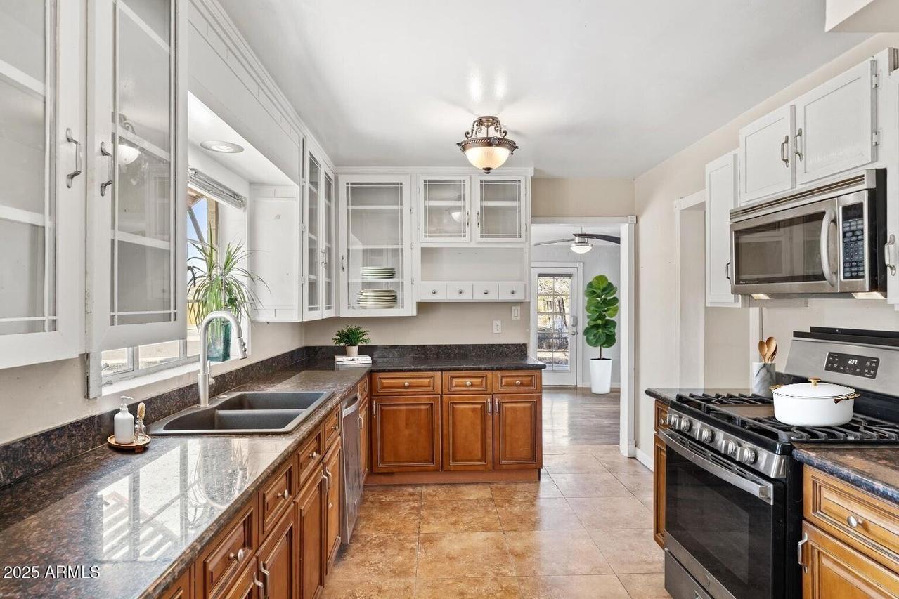 1749 W Monterosa St., Phoenix, AZ 85015
