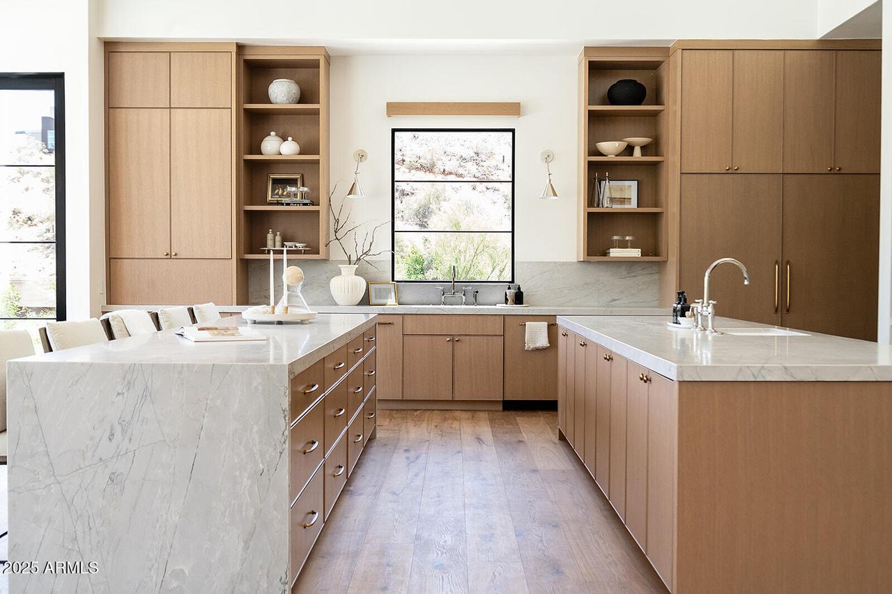 7215 N Black Rock Tr., Paradise Valley, AZ 85253