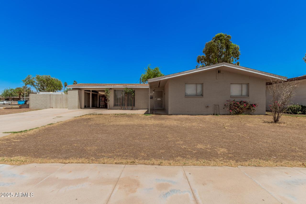 5738 W Heatherbrae Dr., Phoenix, AZ 85031