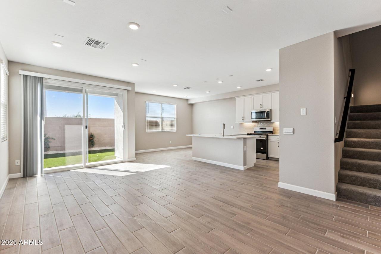 5844 E Covey Ln., Phoenix, AZ 85054
