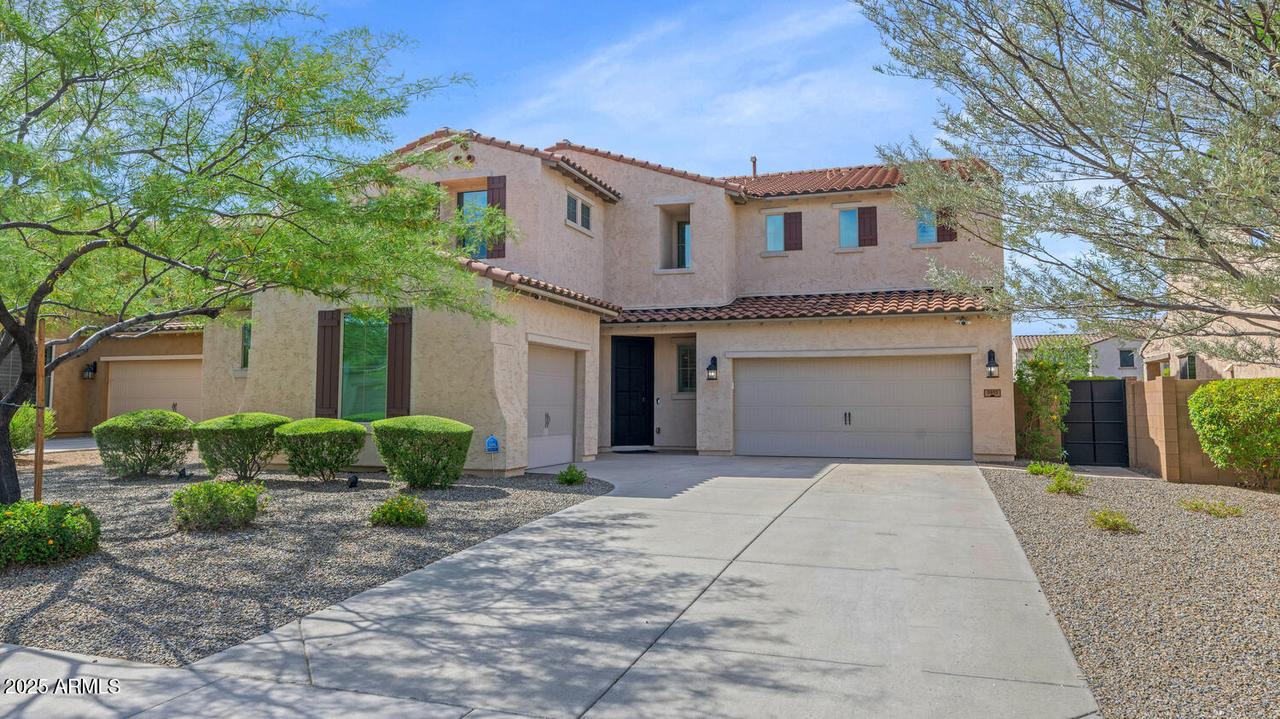 3813 W Lapenna Dr., New River, AZ 85087