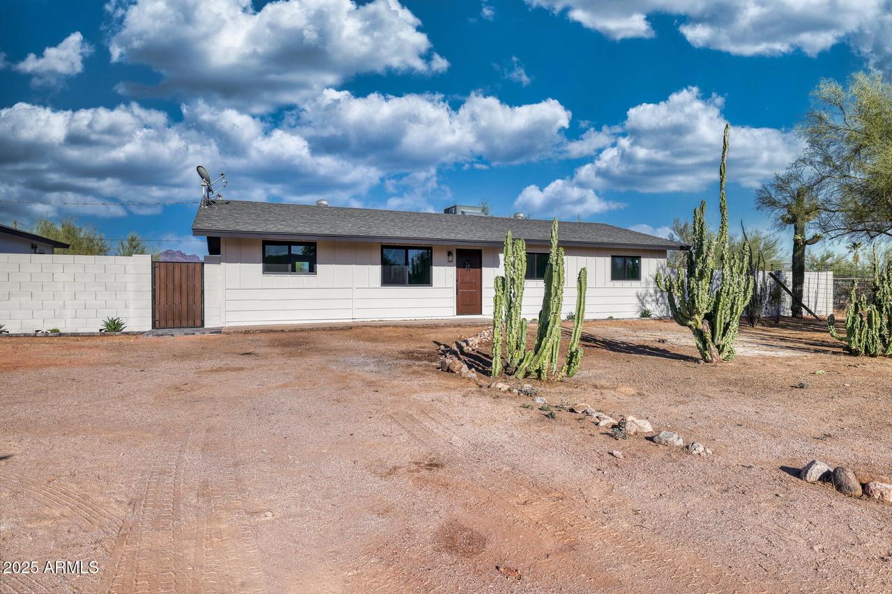 639 N 102nd Pl., Mesa, AZ 85207