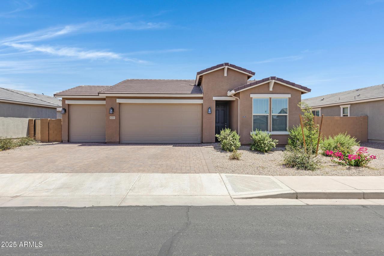 1221 E Jahns Dr., Casa Grande, AZ 85122