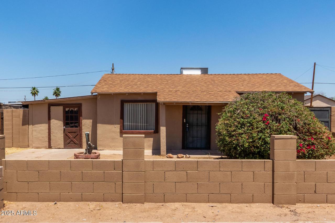 2562 E Wier Ave., Phoenix, AZ 85040