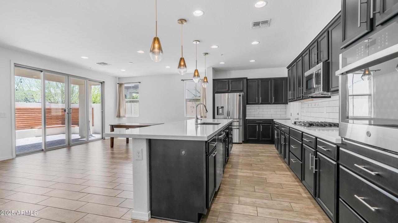 31653 N 24th Dr., Phoenix, AZ 85085