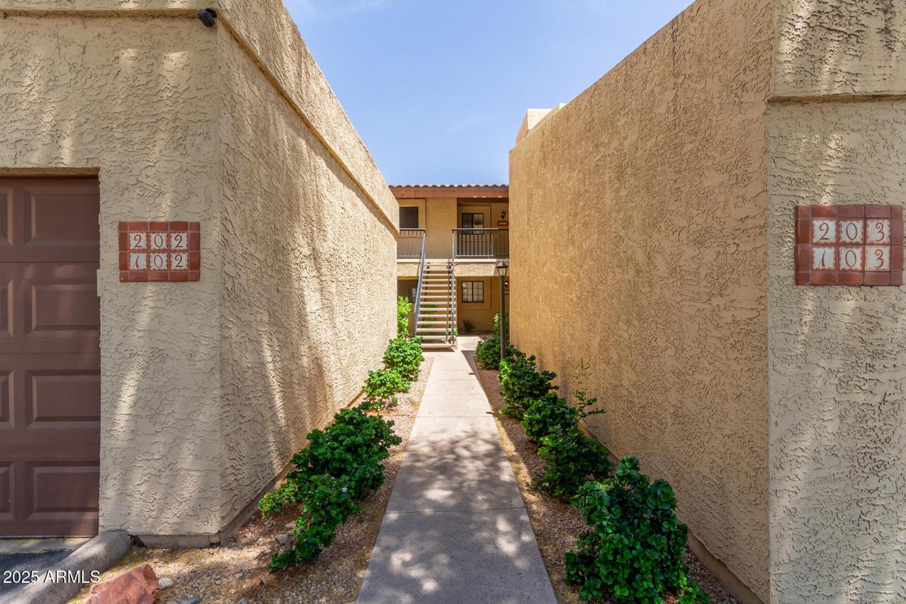 8301 N 21st Dr. #F102, Phoenix, AZ 85021
