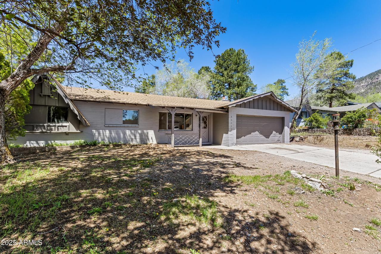 3411 N Schevene Blvd., Flagstaff, AZ 86004