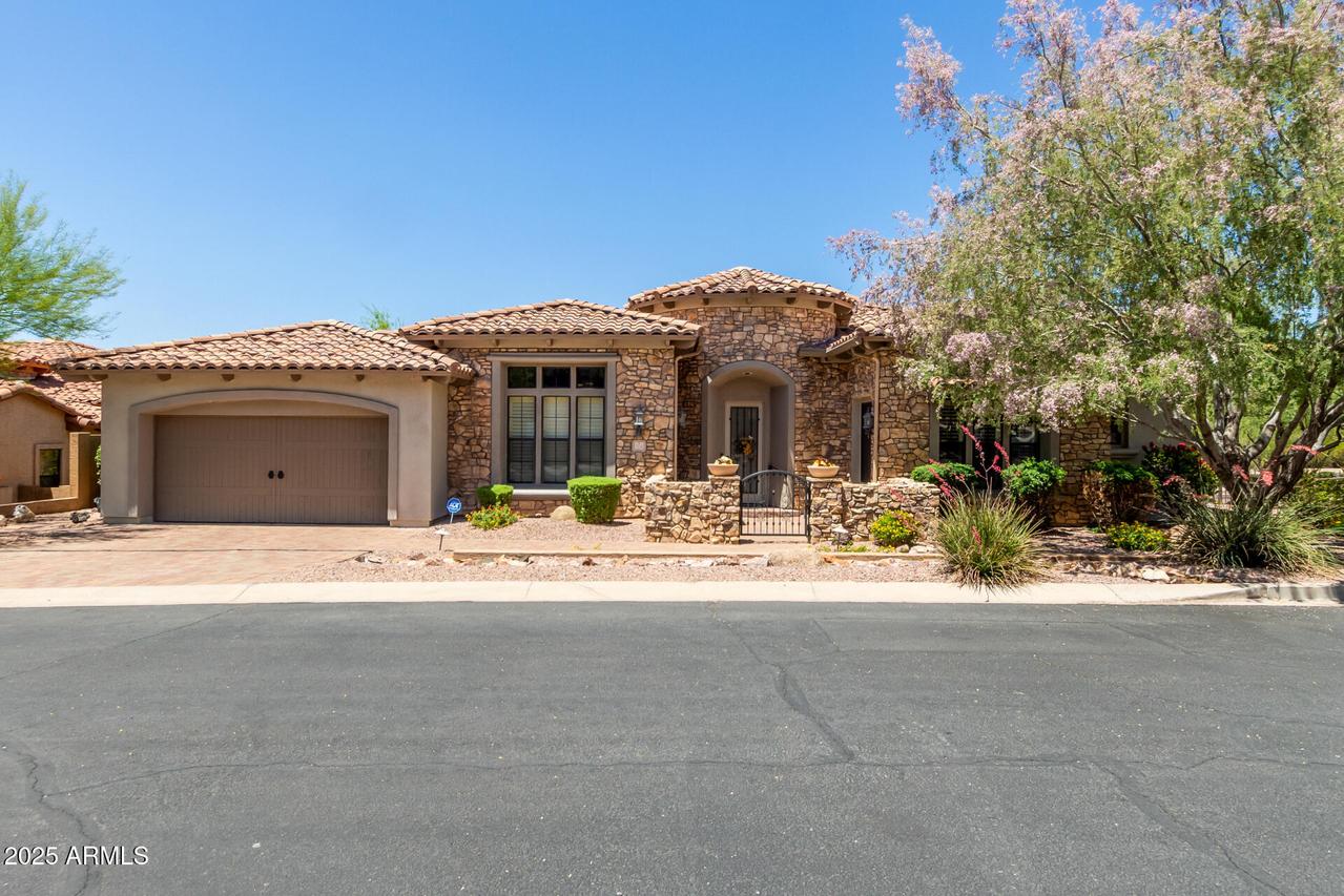 7134 E Sandia St., Mesa, AZ 85207