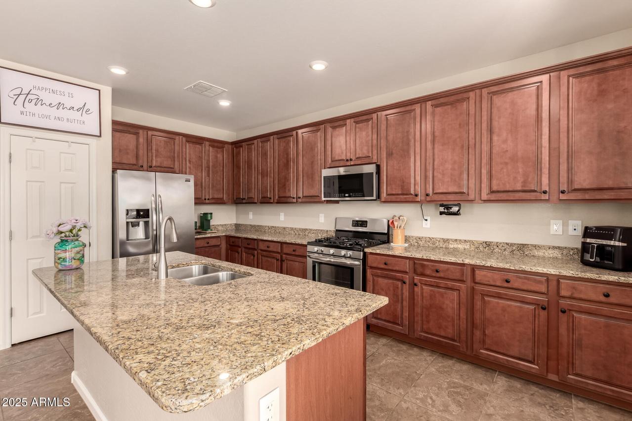 13123 W Cottontail Ln., Peoria, AZ 85383