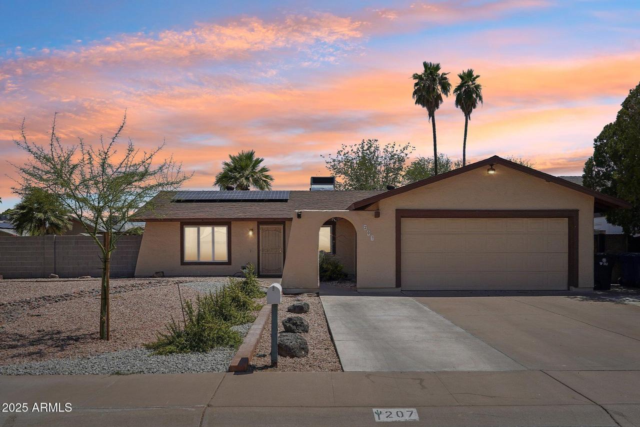 207 E Strahan Dr., Tempe, AZ 85283