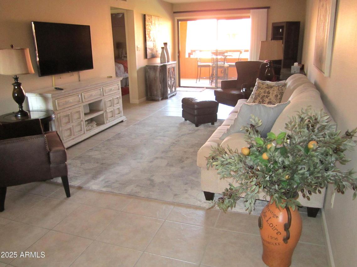 12222 N Paradise Village Pkwy. #325, Phoenix, AZ 85032