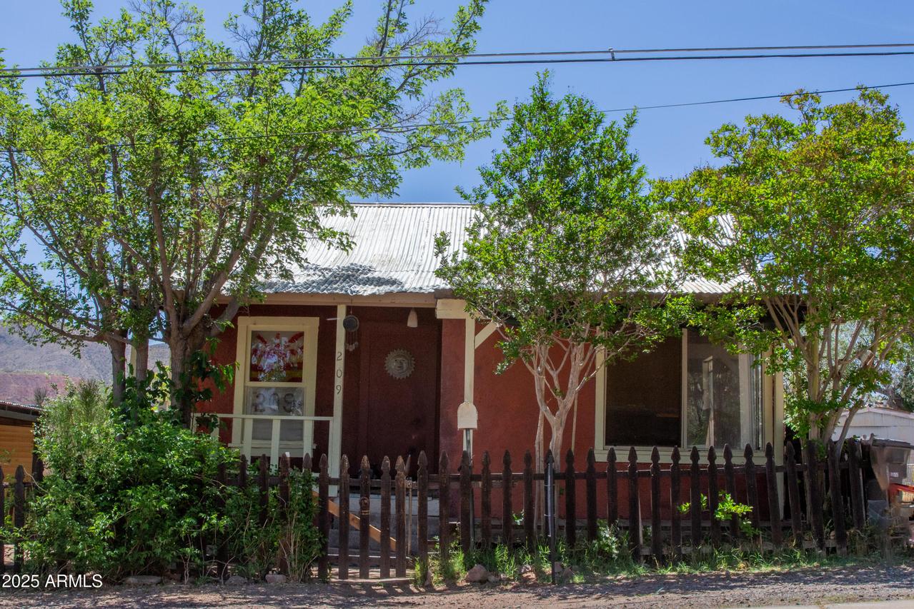 209 A St., Bisbee, AZ 85603