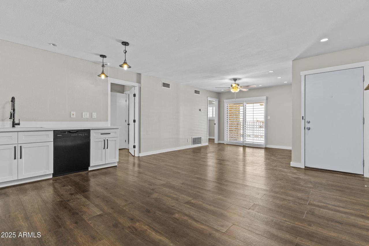 5525 E Thomas Rd. #K16, Phoenix, AZ 85018