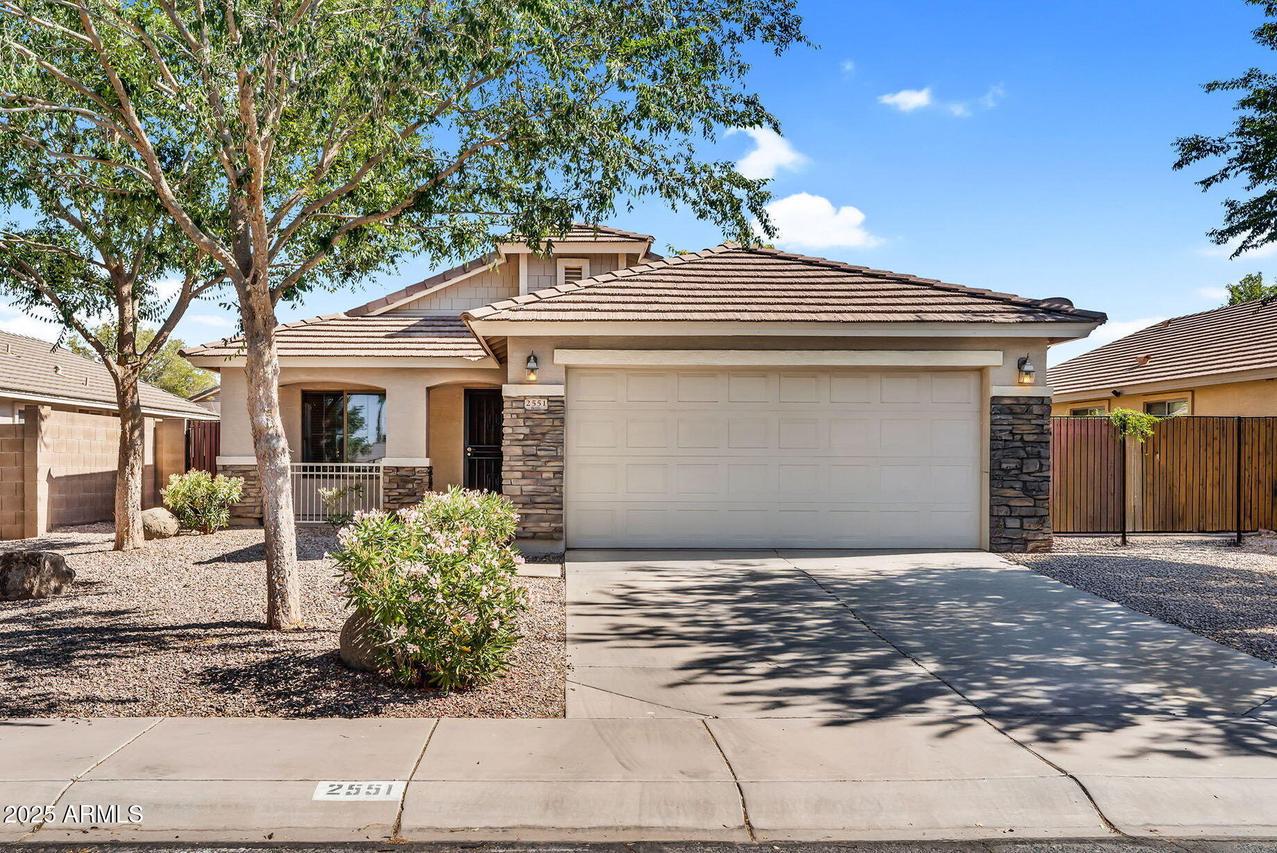 2551 W Sawtooth Way, San Tan Valley, AZ 85144