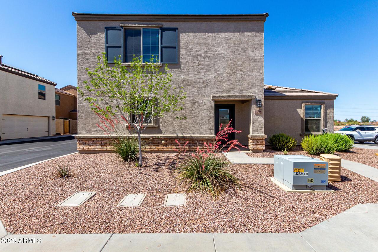 8208 W Albeniz Pl., Phoenix, AZ 85043