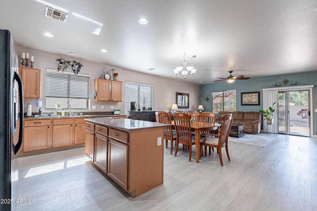 42406 W Posada Dr., Maricopa, AZ 85138
