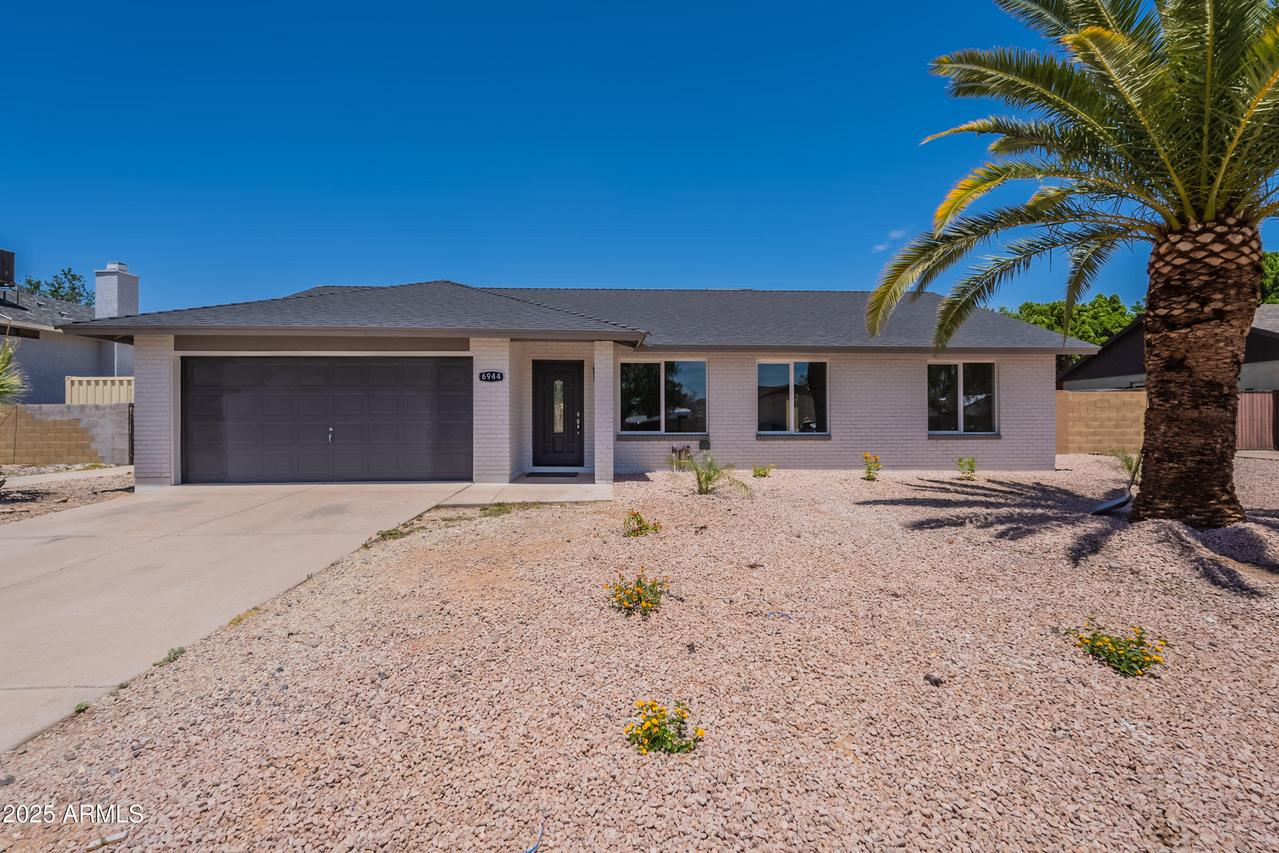 6944 E Gary Cir., Mesa, AZ 85207