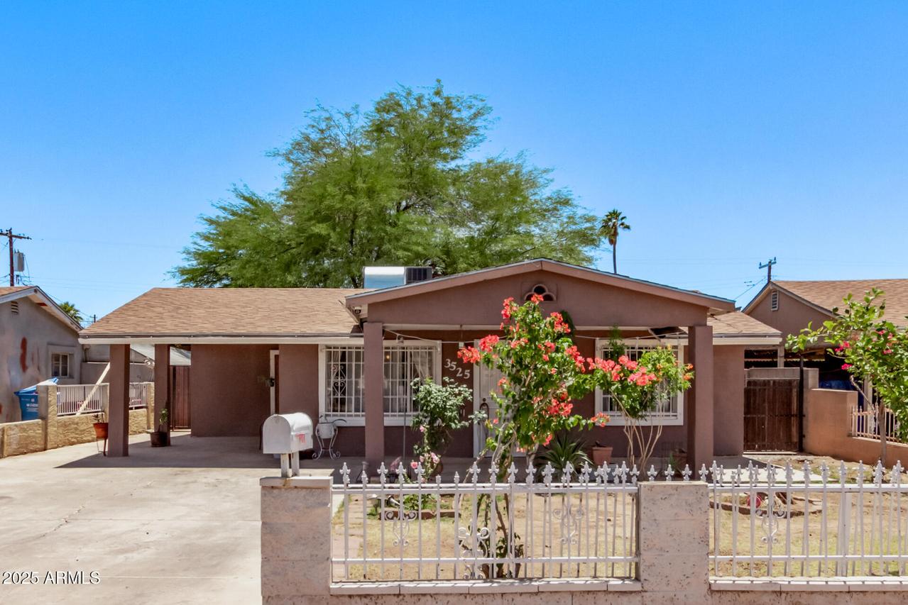 3525 W Latham St., Phoenix, AZ 85009