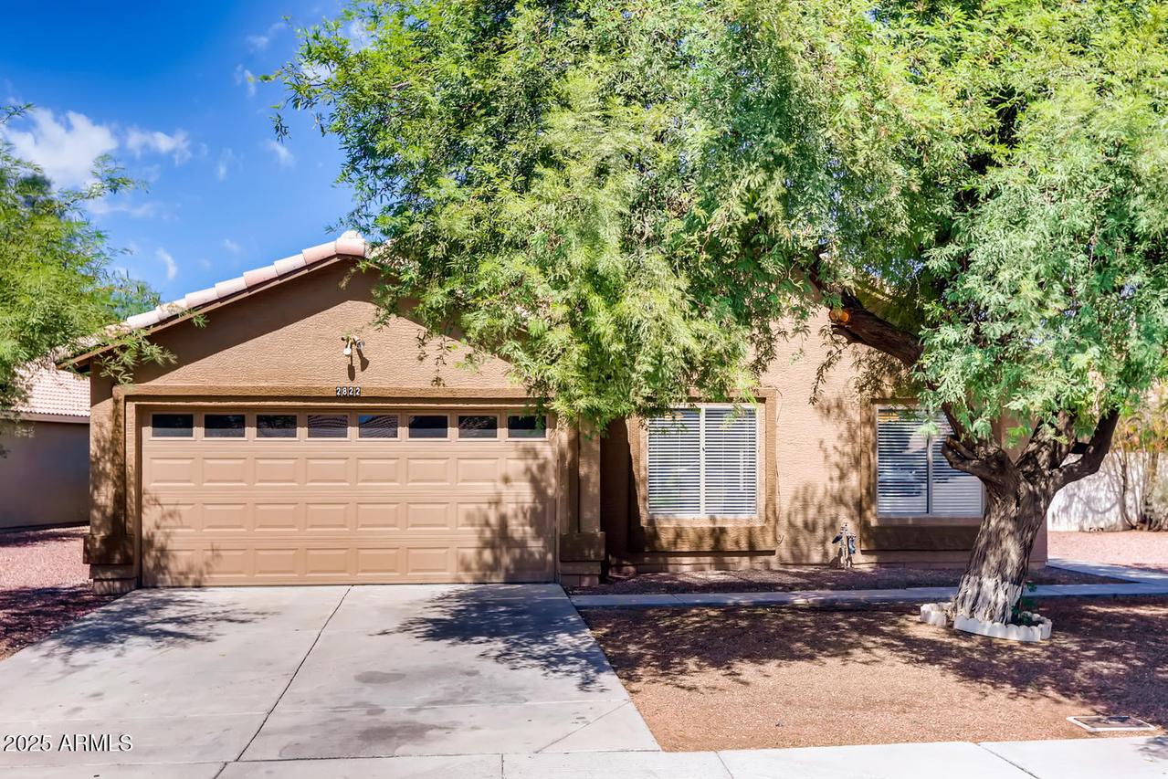 2822 N 90th Ave., Phoenix, AZ 85037