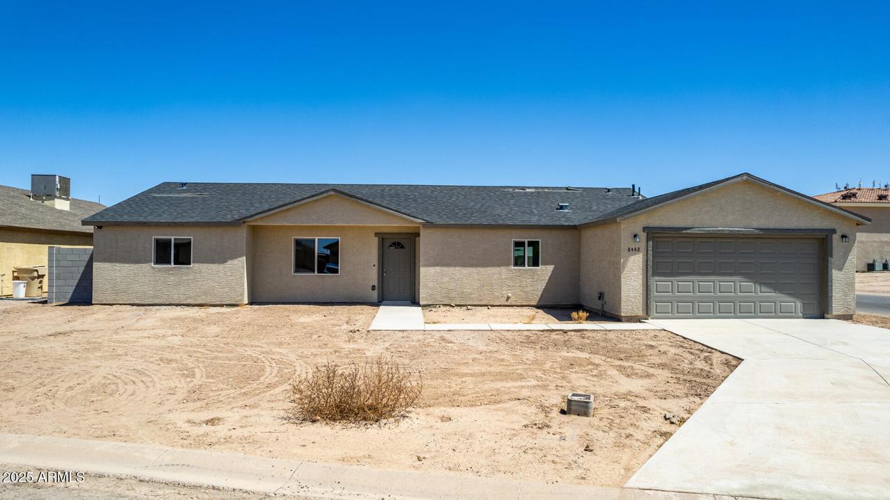 8442 W Raven Dr., Arizona City, AZ 85123