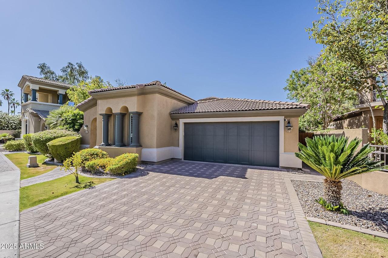 3406 E Pyrenees Pass, Phoenix, AZ 85018