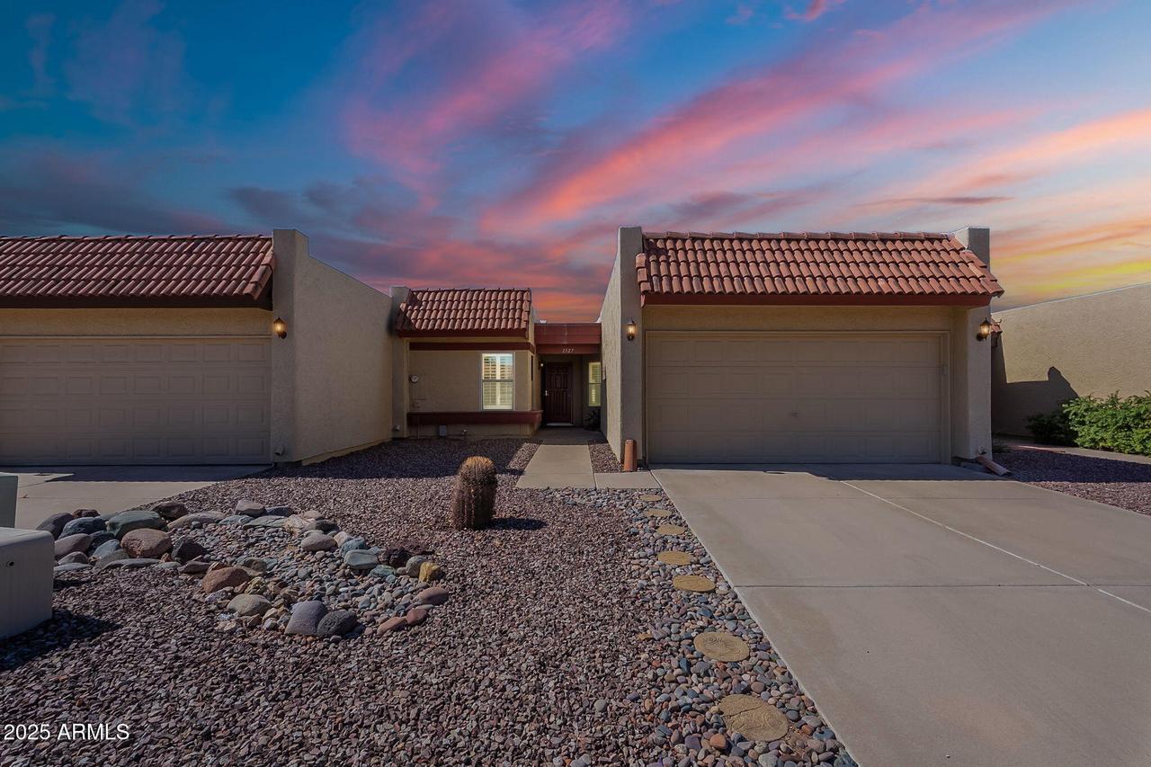2527 E Villa Theresa Dr., Phoenix, AZ 85032