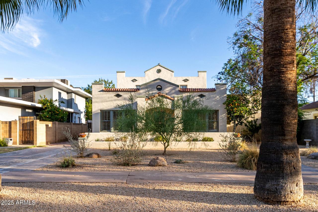 725 W Portland St., Phoenix, AZ 85007