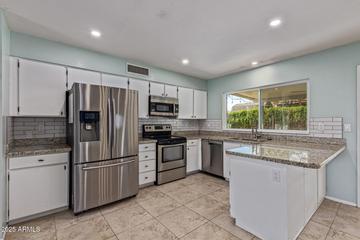 820 W Hononegh Dr., Phoenix, AZ 85027