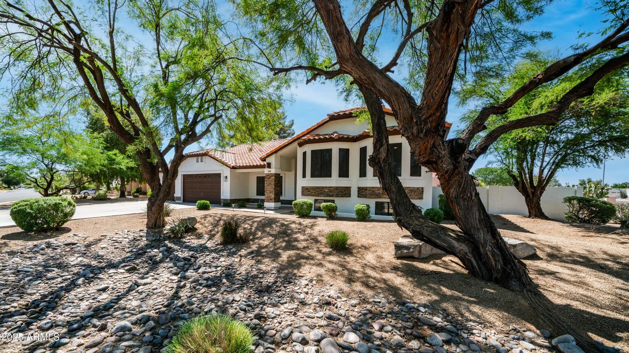 35 E Secretariat Dr., Tempe, AZ 85284