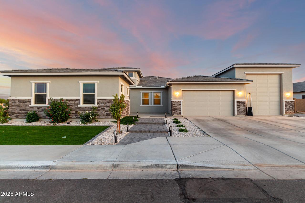 18139 W Oregon Ct., Litchfield Park, AZ 85340