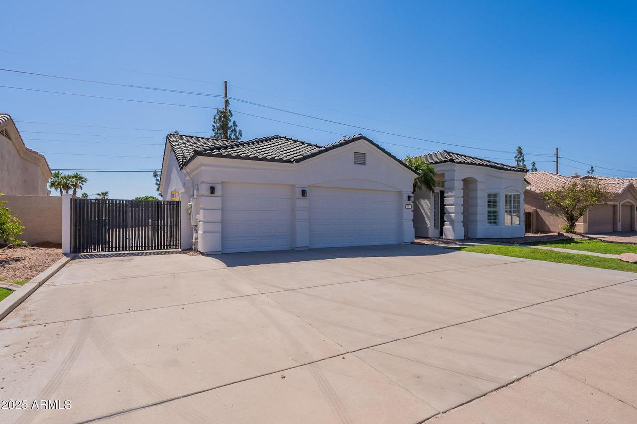 1062 N Robin Ln., Mesa, AZ 85213