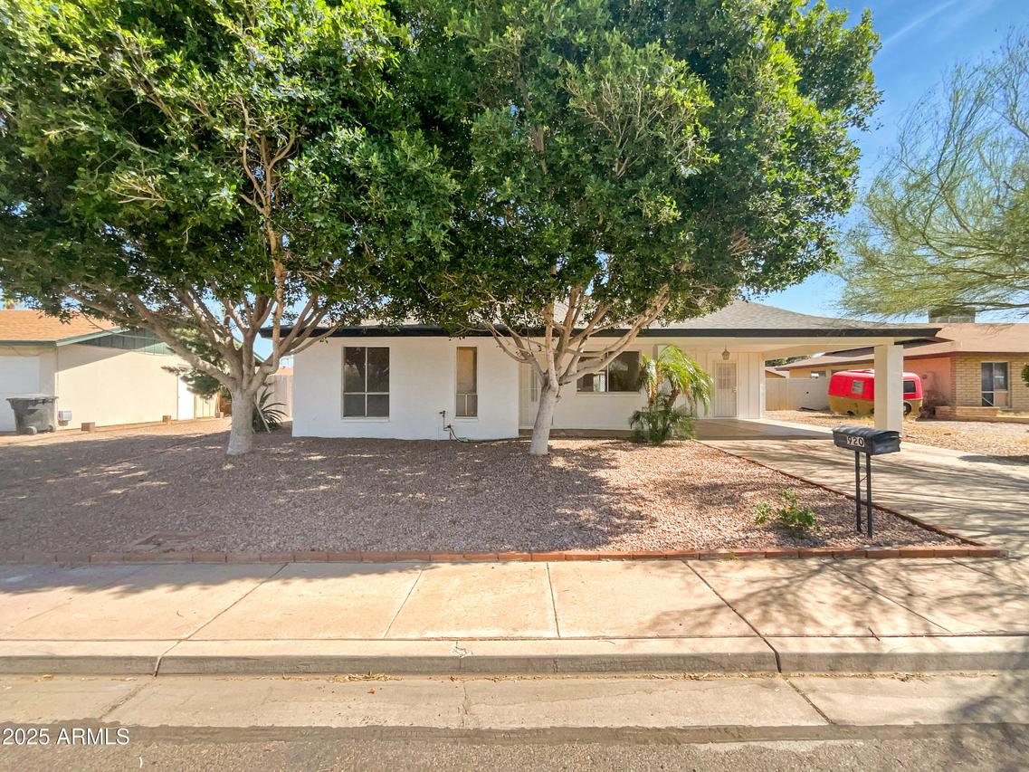920 E Garnet Ave., Mesa, AZ 85204