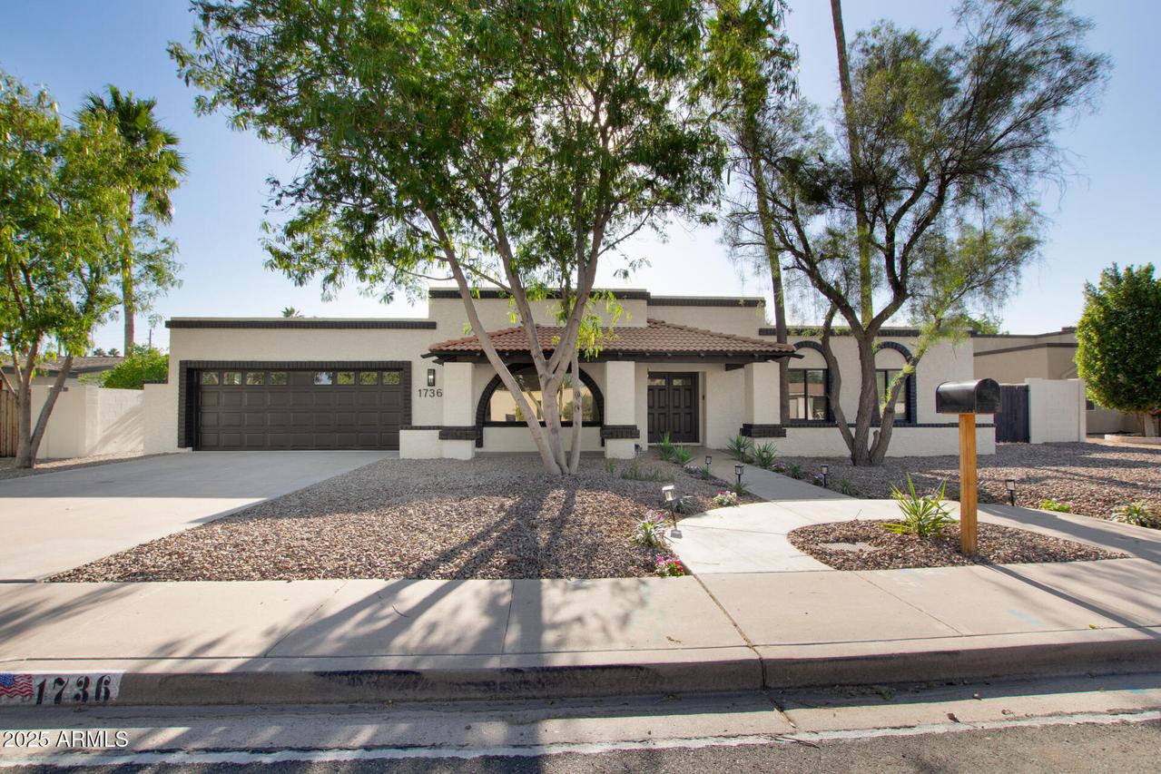 1736 N Ashbrook Cir., Mesa, AZ 85213