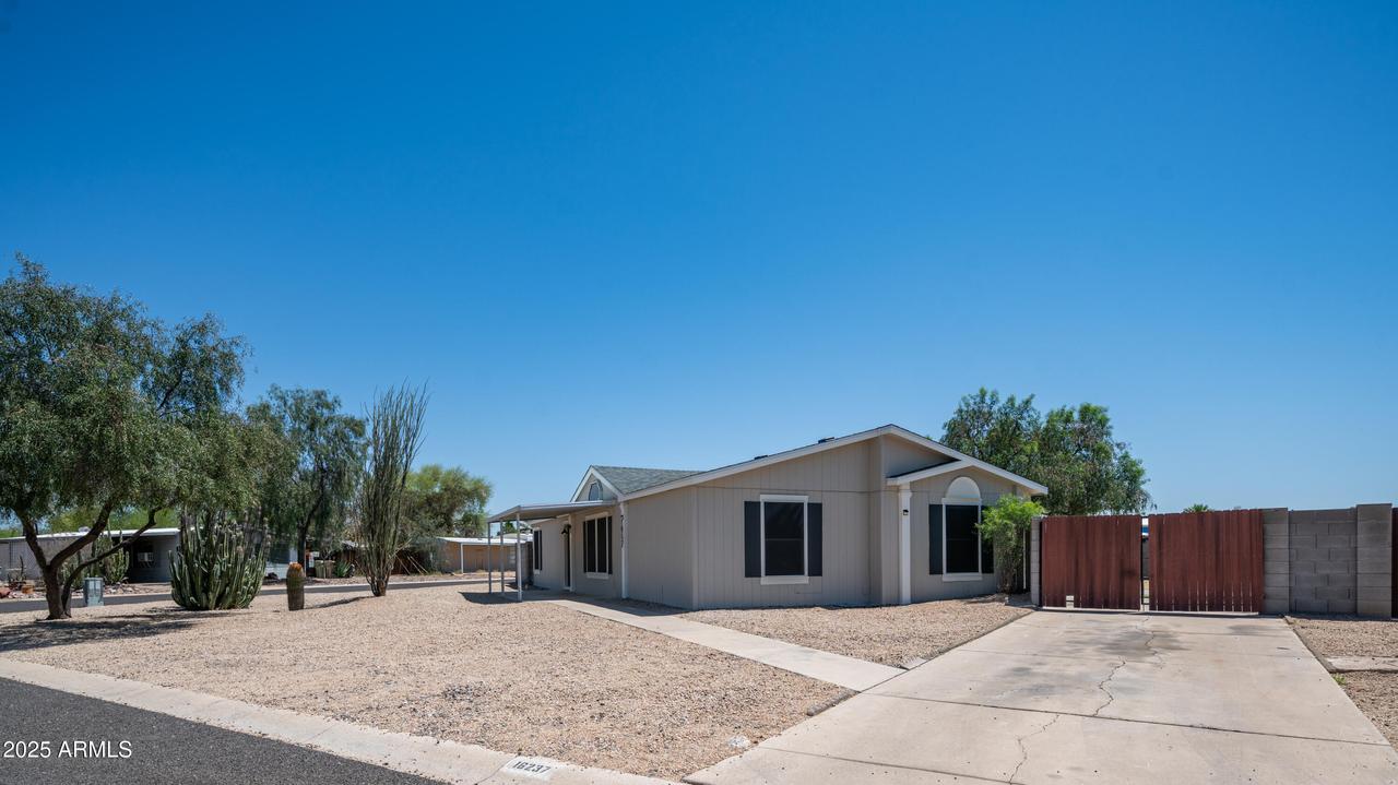 16237 N 70th Ln., Peoria, AZ 85382