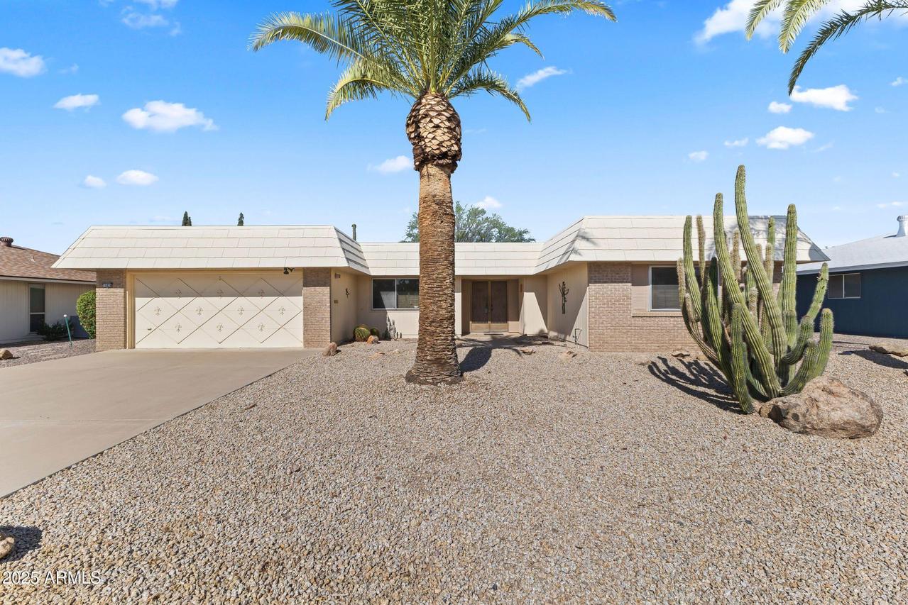 15826 N Lakeforest Dr., Sun City, AZ 85351
