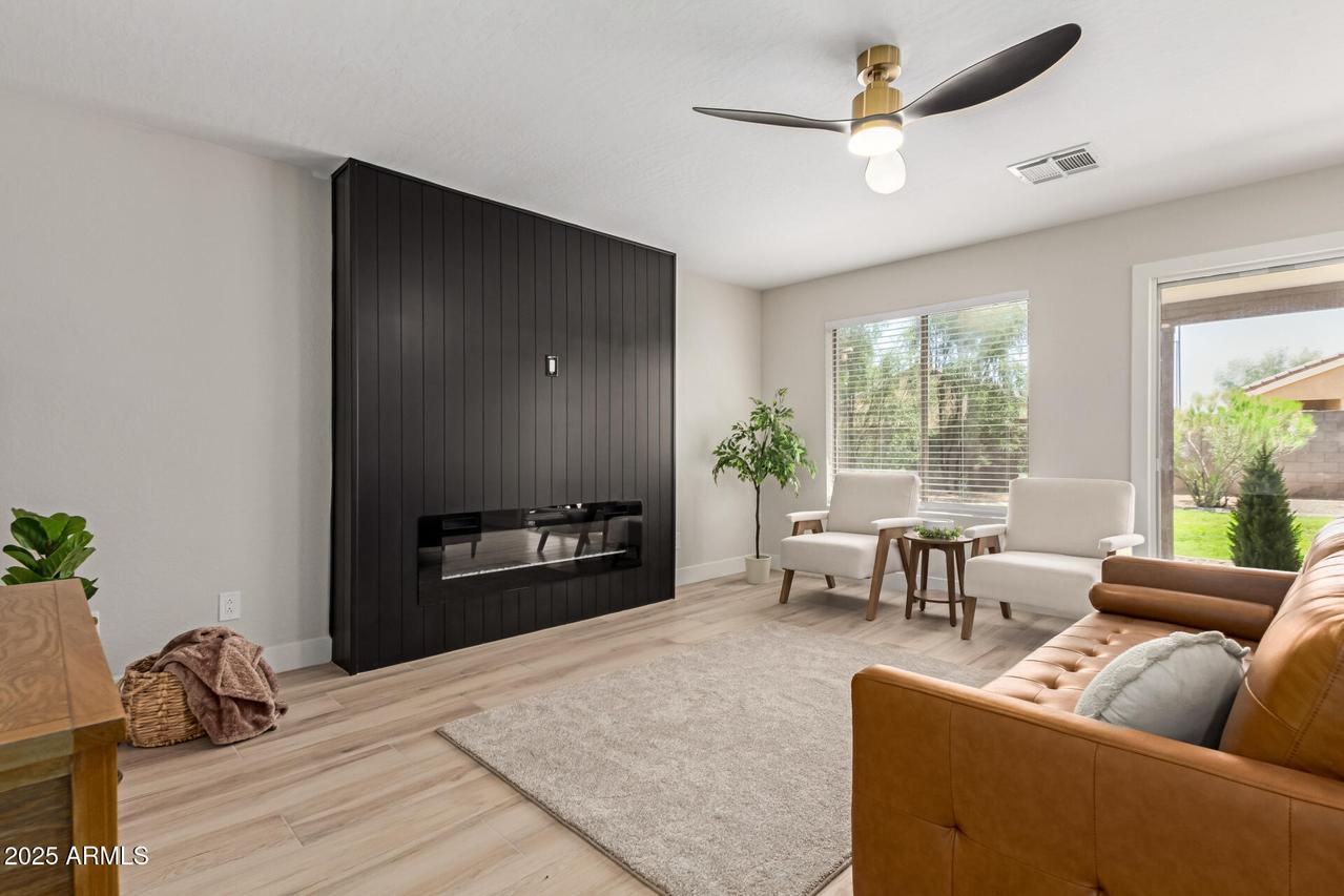 33287 N Windmill Run, San Tan Valley, AZ 85144