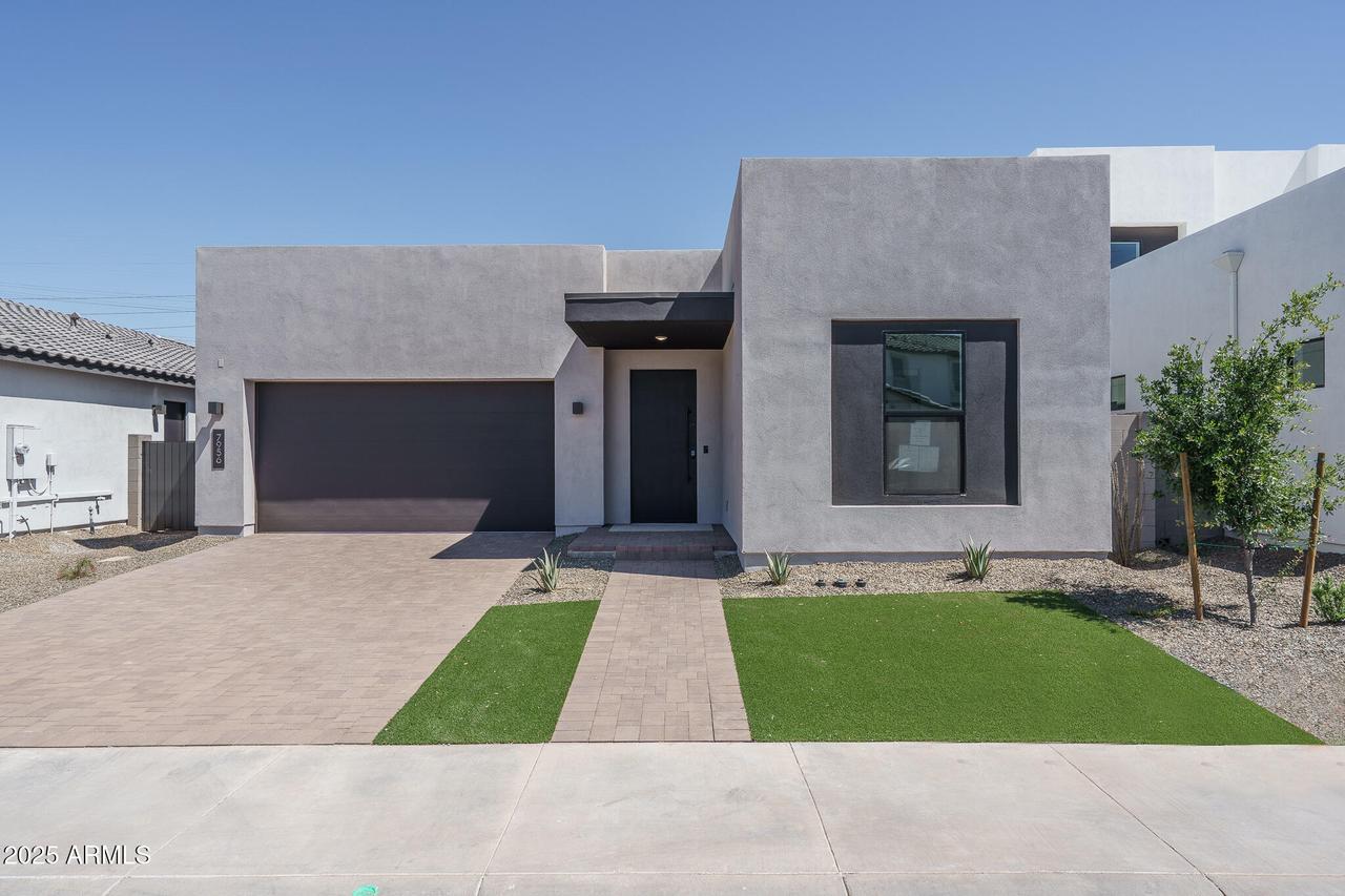 7956 W Griswold Rd., Peoria, AZ 85345