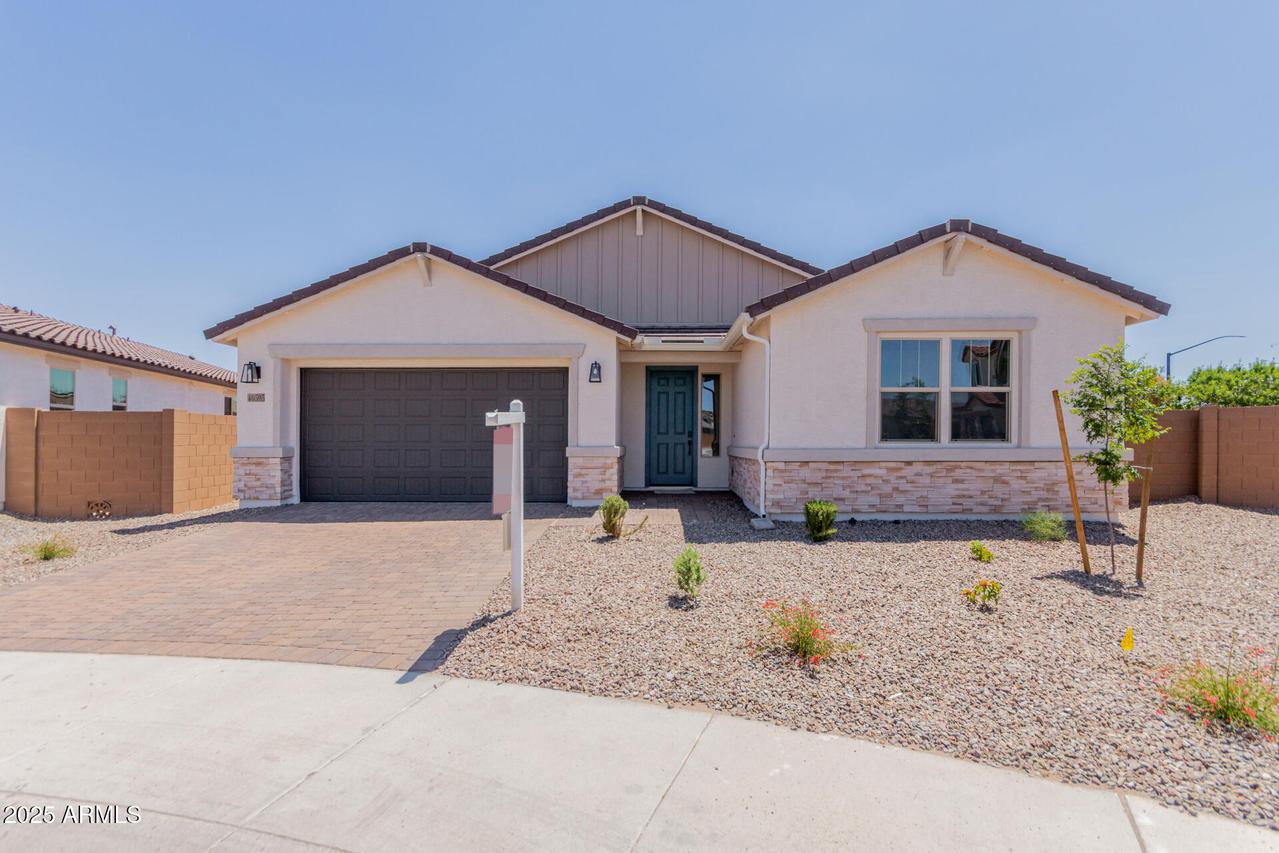 40595 W Michaels Dr., Maricopa, AZ 85138