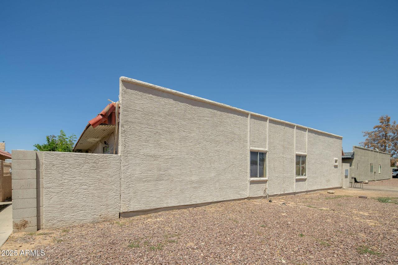 2726 E Tierra Buena Ln., Phoenix, AZ 85032