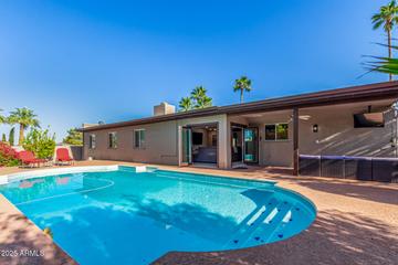 2402 E Cinnabar Ave., Phoenix, AZ 85028