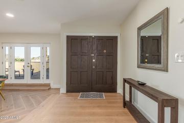 2402 E Cinnabar Ave., Phoenix, AZ 85028