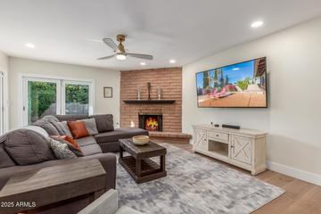 2402 E Cinnabar Ave., Phoenix, AZ 85028